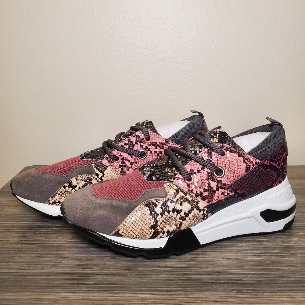 Steve Madden Cliff Pink Snake Sneakers Brand new in box. Size 10